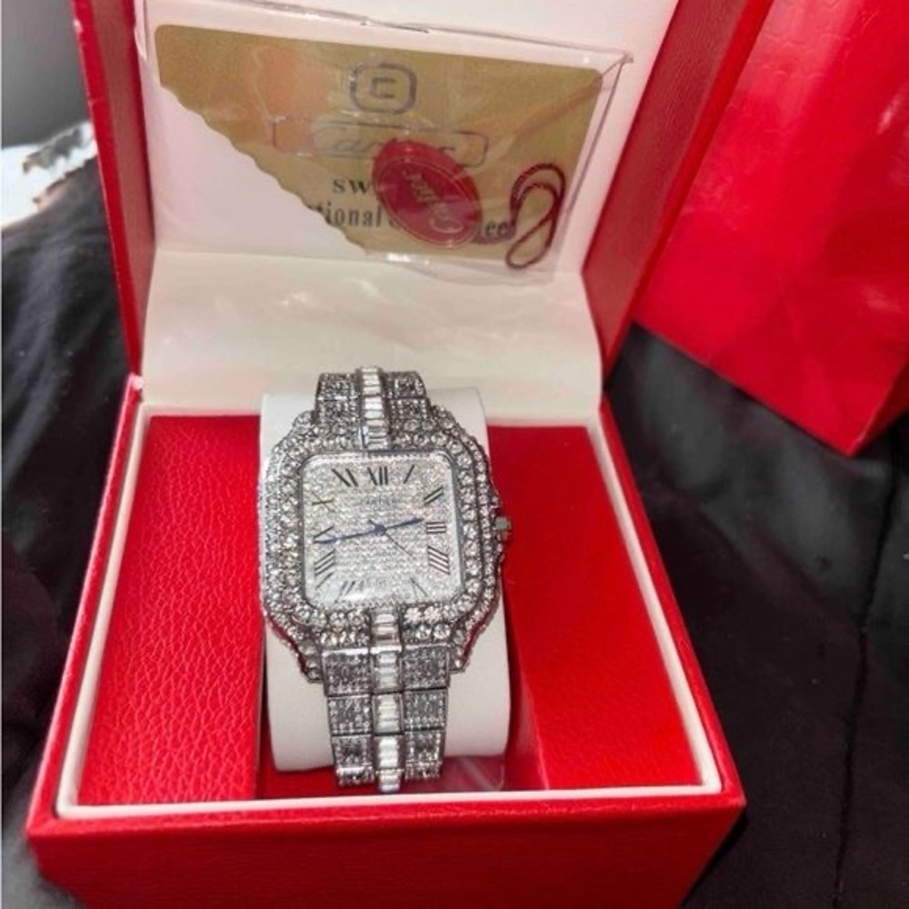 100% MOISSANITE VVS CARTIER BUSTDOWN WATCH